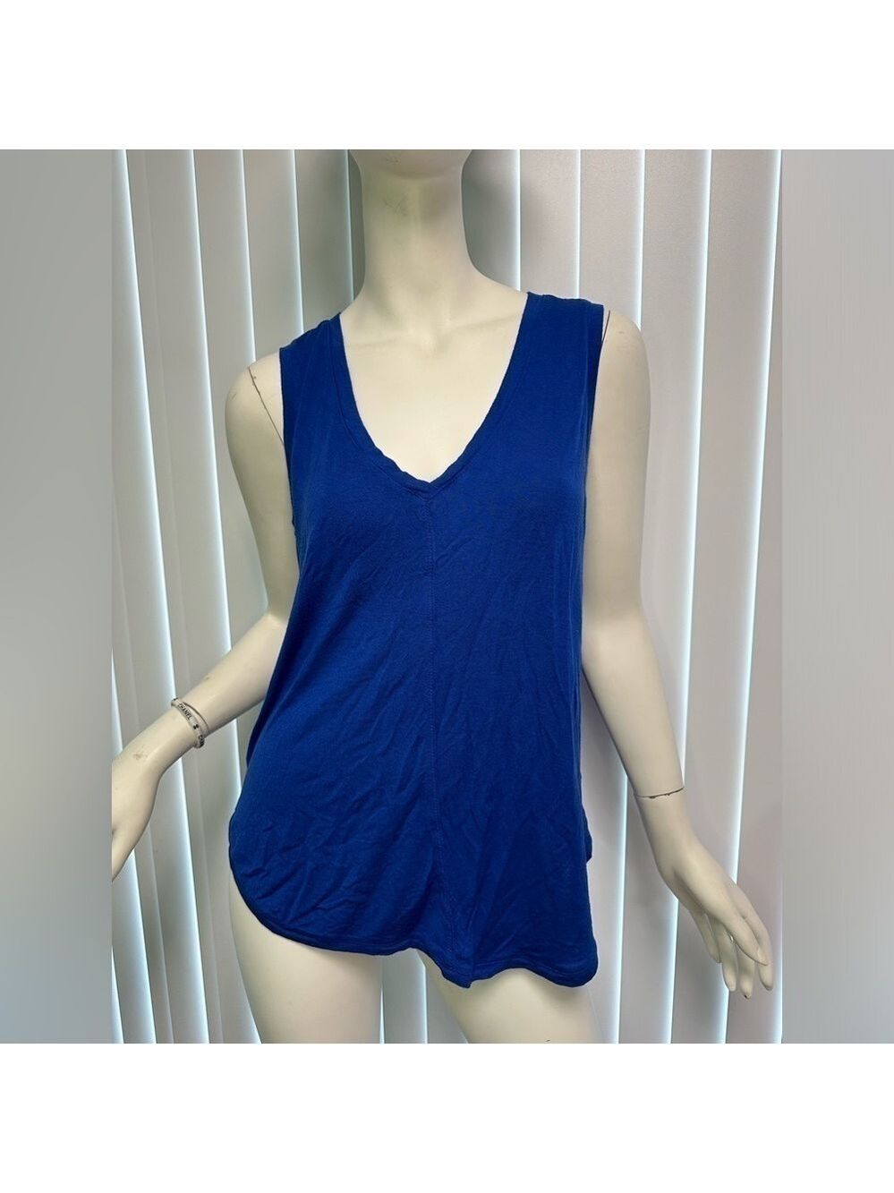 SET OF 2 WHITE & BLUE V-NECK TANK TOP SIZE MEDIUM